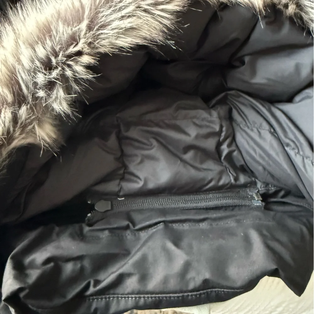 The North Face | Arctic Parka in Black Large - Picture 6 of 11